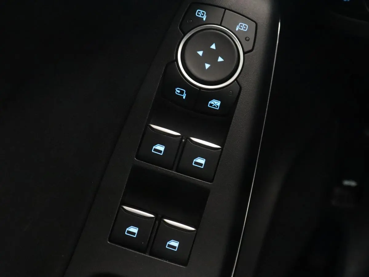 1.0 EcoBoost Hybrid ST-Line X | Adaptive cruise | Camera | Half leder | B&O Sound | Carplay | Navigatie | Digital Cockpit | Full LED | Dodehoek detectie | Climate control | Bluetooth