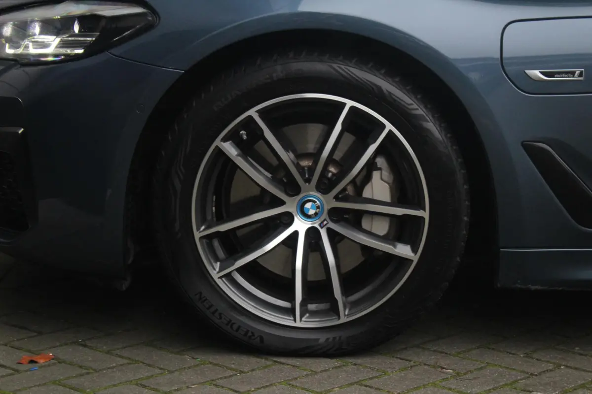 530e M-Sport | Stuur en Stoelverwarming | Sfeerverlichting