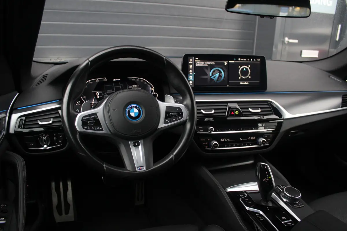 530e M-Sport | Stuur en Stoelverwarming | Sfeerverlichting