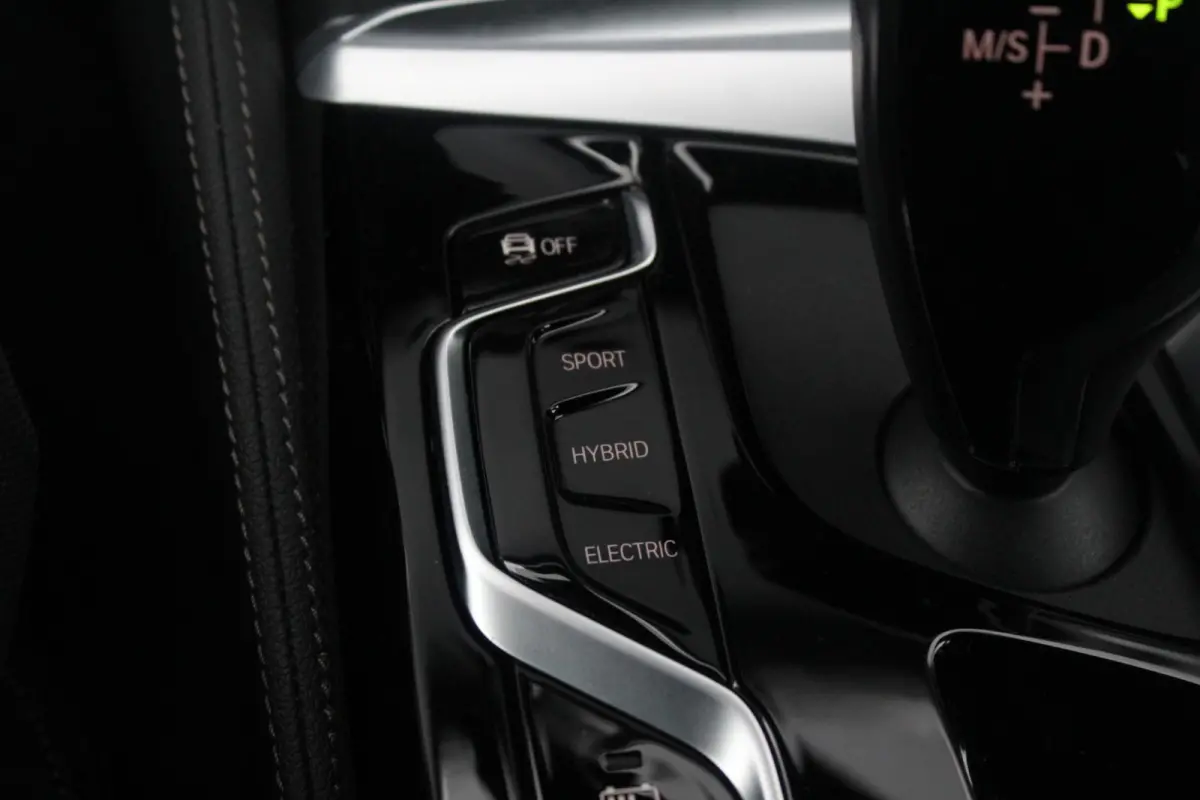 530e M-Sport | Stuur en Stoelverwarming | Sfeerverlichting