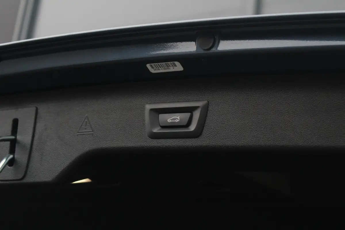 530e M-Sport | Stuur en Stoelverwarming | Sfeerverlichting