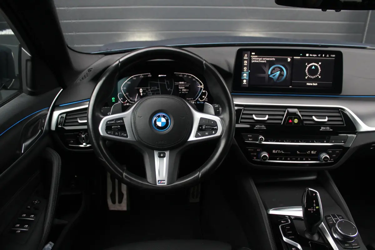 530e M-Sport | Stuur en Stoelverwarming | Sfeerverlichting