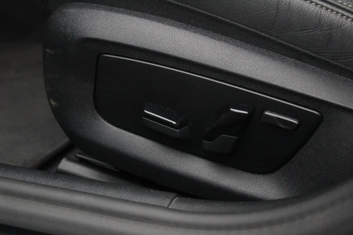 530e M-Sport | Stuur en Stoelverwarming | Sfeerverlichting