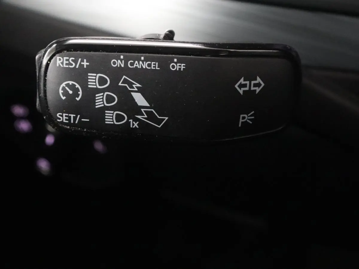 1.4 TSI iV Business Edition | Trekhaak | Stoel & stuurverwarming | Camera | Carplay | Memory | Navigatie | Full LED | Climate control | Parkeerhulp