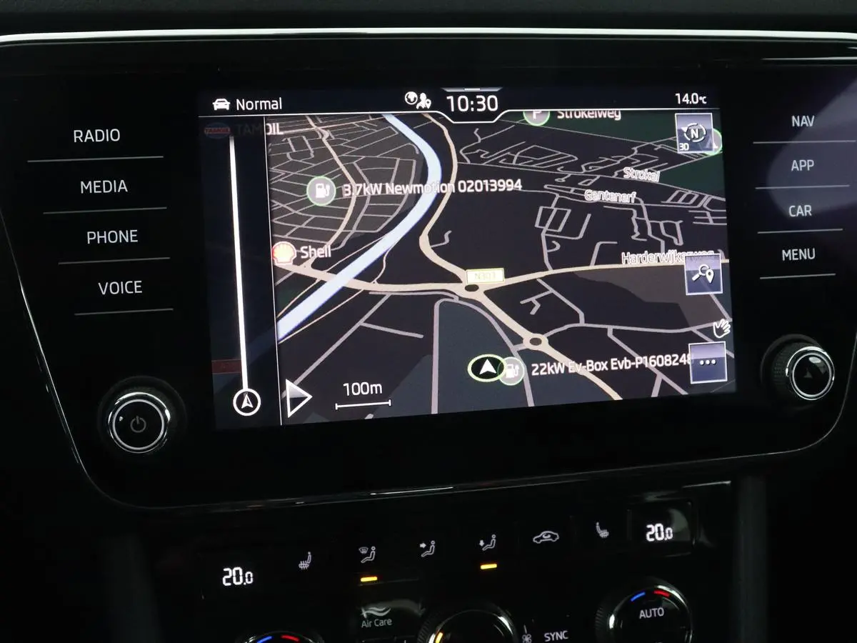 1.4 TSI iV Business Edition | Trekhaak | Stoel & stuurverwarming | Camera | Carplay | Memory | Navigatie | Full LED | Climate control | Parkeerhulp
