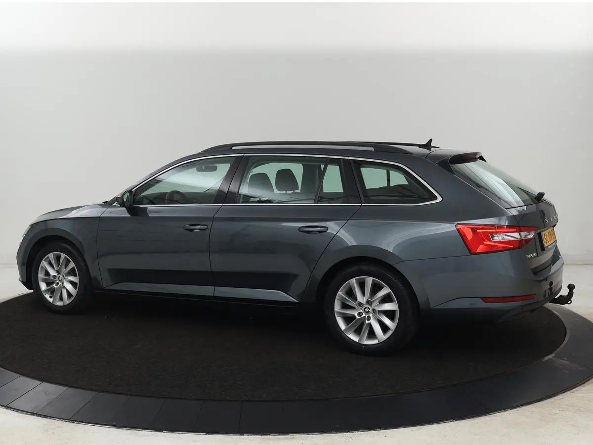 1.4 TSI iV Business Edition | Trekhaak | Stoel & stuurverwarming | Camera | Carplay | Memory | Navigatie | Full LED | Climate control | Parkeerhulp