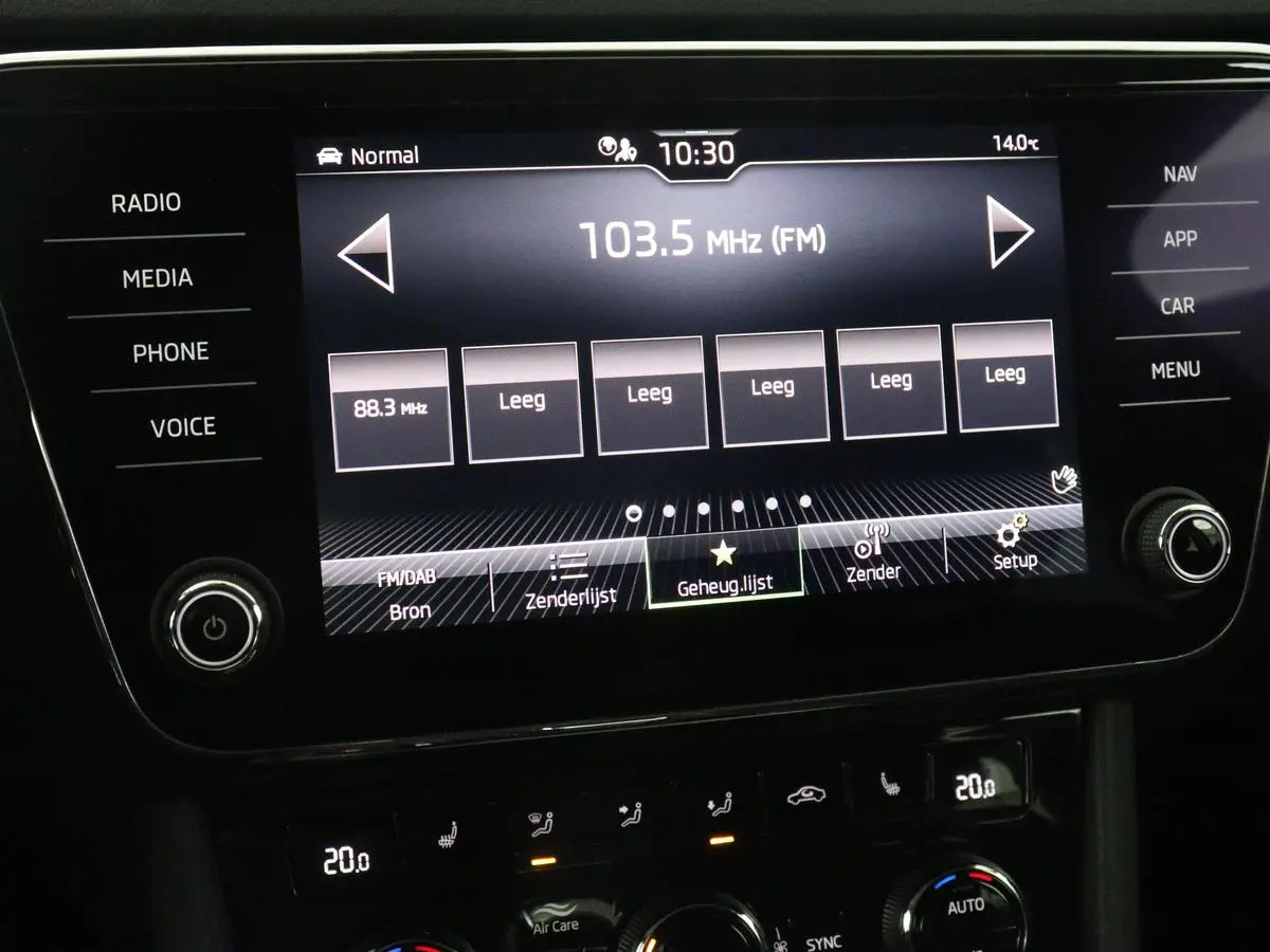 1.4 TSI iV Business Edition | Trekhaak | Stoel & stuurverwarming | Camera | Carplay | Memory | Navigatie | Full LED | Climate control | Parkeerhulp