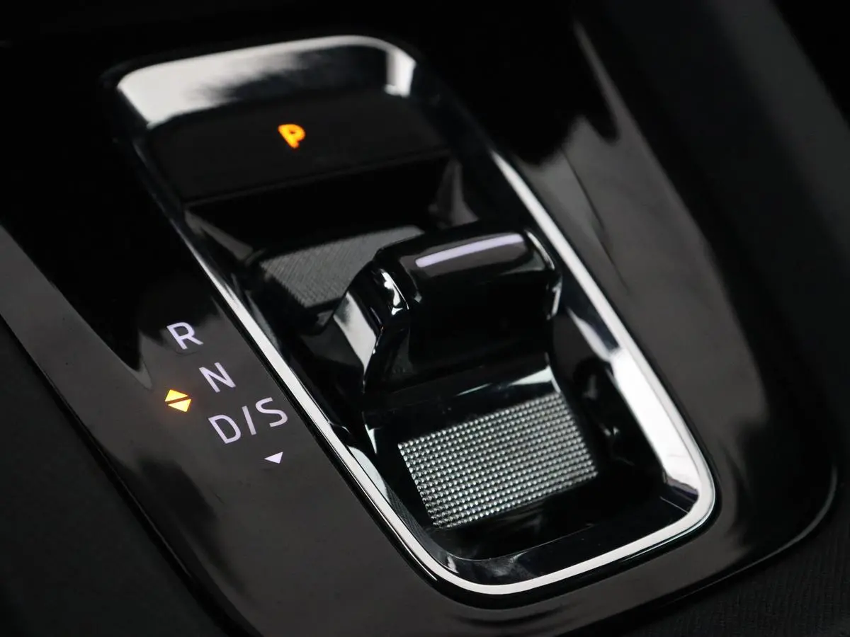 1.4 TSI RS iV PHEV Business | Stoelverwarming | Adaptive cruise | Matrix LED | Side Assist | Camera | Carplay | Navigatie | Sfeerverlichting | Virtual Cockpit | Sportstoelen | Plug In