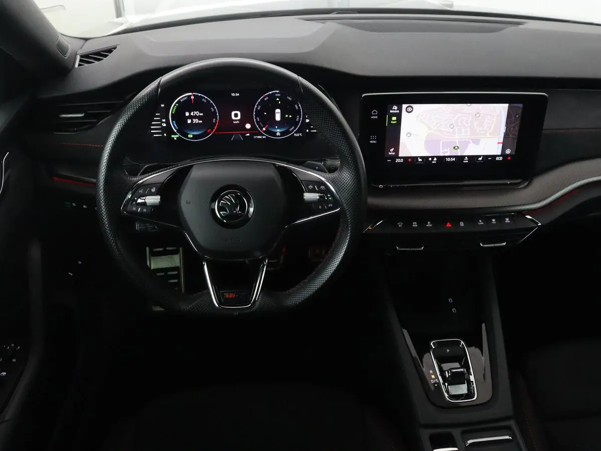 1.4 TSI RS iV PHEV Business | Stoelverwarming | Adaptive cruise | Matrix LED | Side Assist | Camera | Carplay | Navigatie | Sfeerverlichting | Virtual Cockpit | Sportstoelen | Plug In