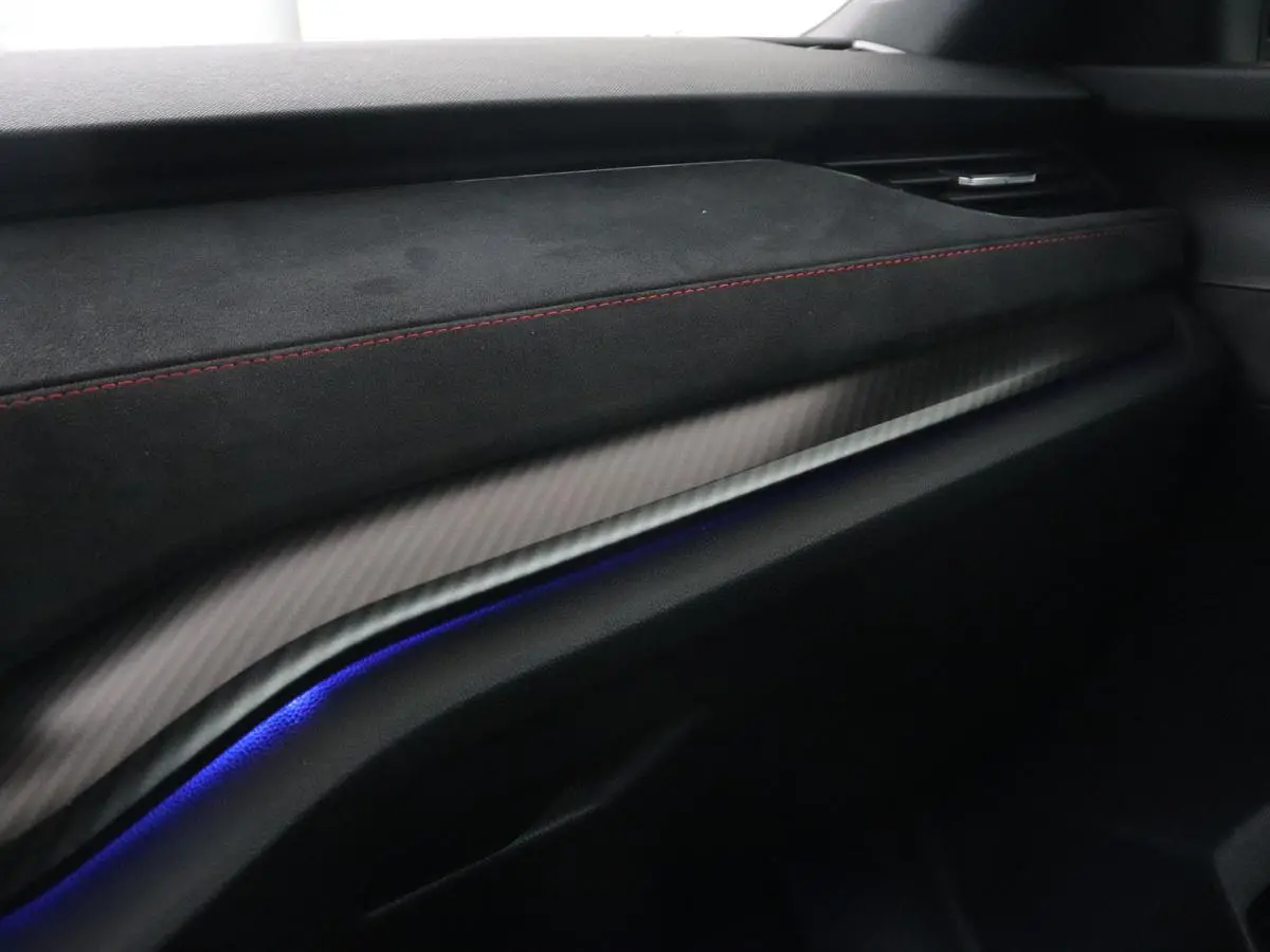 1.4 TSI RS iV PHEV Business | Stoelverwarming | Adaptive cruise | Matrix LED | Side Assist | Camera | Carplay | Navigatie | Sfeerverlichting | Virtual Cockpit | Sportstoelen | Plug In