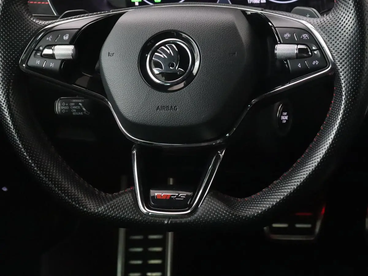 1.4 TSI RS iV PHEV Business | Stoelverwarming | Adaptive cruise | Matrix LED | Side Assist | Camera | Carplay | Navigatie | Sfeerverlichting | Virtual Cockpit | Sportstoelen | Plug In