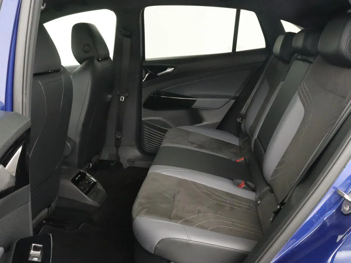 ID.5 Pro 77 kWh | Trekhaak | Stoelverwarming | Matrix LED | Camera | Carplay | Keyless | Stuurverwarming | Adaptive cruise | Navigatie | 20'' | Park Assist