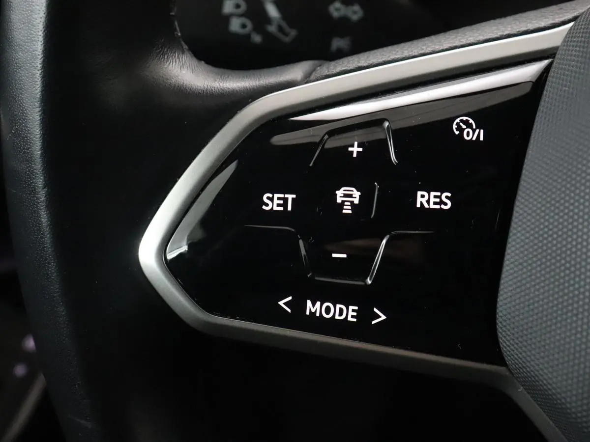 ID.5 Pro 77 kWh | Trekhaak | Stoelverwarming | Matrix LED | Camera | Carplay | Keyless | Stuurverwarming | Adaptive cruise | Navigatie | 20'' | Park Assist