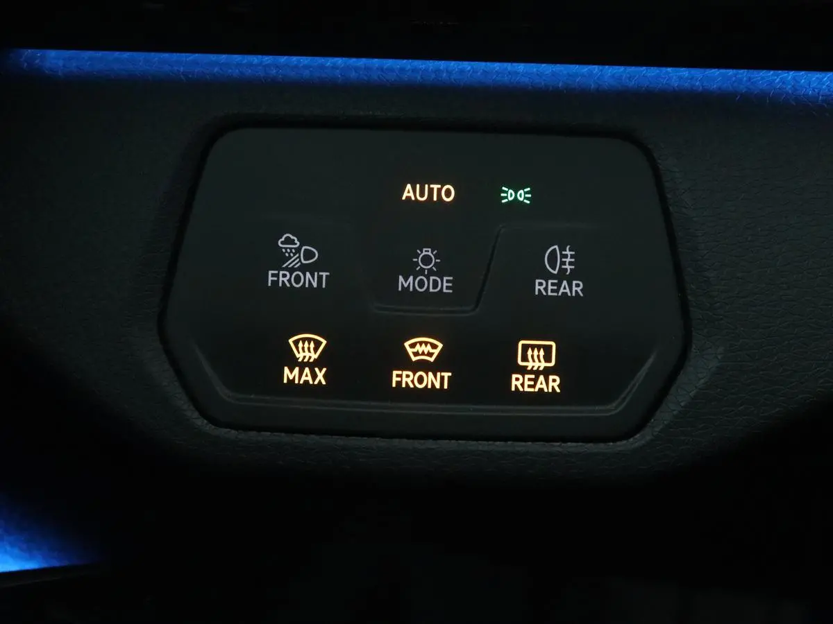 ID.5 Pro 77 kWh | Trekhaak | Stoelverwarming | Matrix LED | Camera | Carplay | Keyless | Stuurverwarming | Adaptive cruise | Navigatie | 20'' | Park Assist