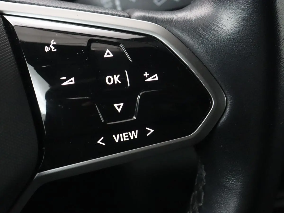 ID.5 Pro 77 kWh | Trekhaak | Stoelverwarming | Matrix LED | Camera | Carplay | Keyless | Stuurverwarming | Adaptive cruise | Navigatie | 20'' | Park Assist
