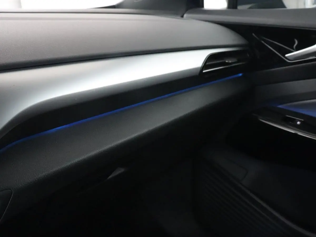 ID.5 Pro 77 kWh | Trekhaak | Stoelverwarming | Matrix LED | Camera | Carplay | Keyless | Stuurverwarming | Adaptive cruise | Navigatie | 20'' | Park Assist