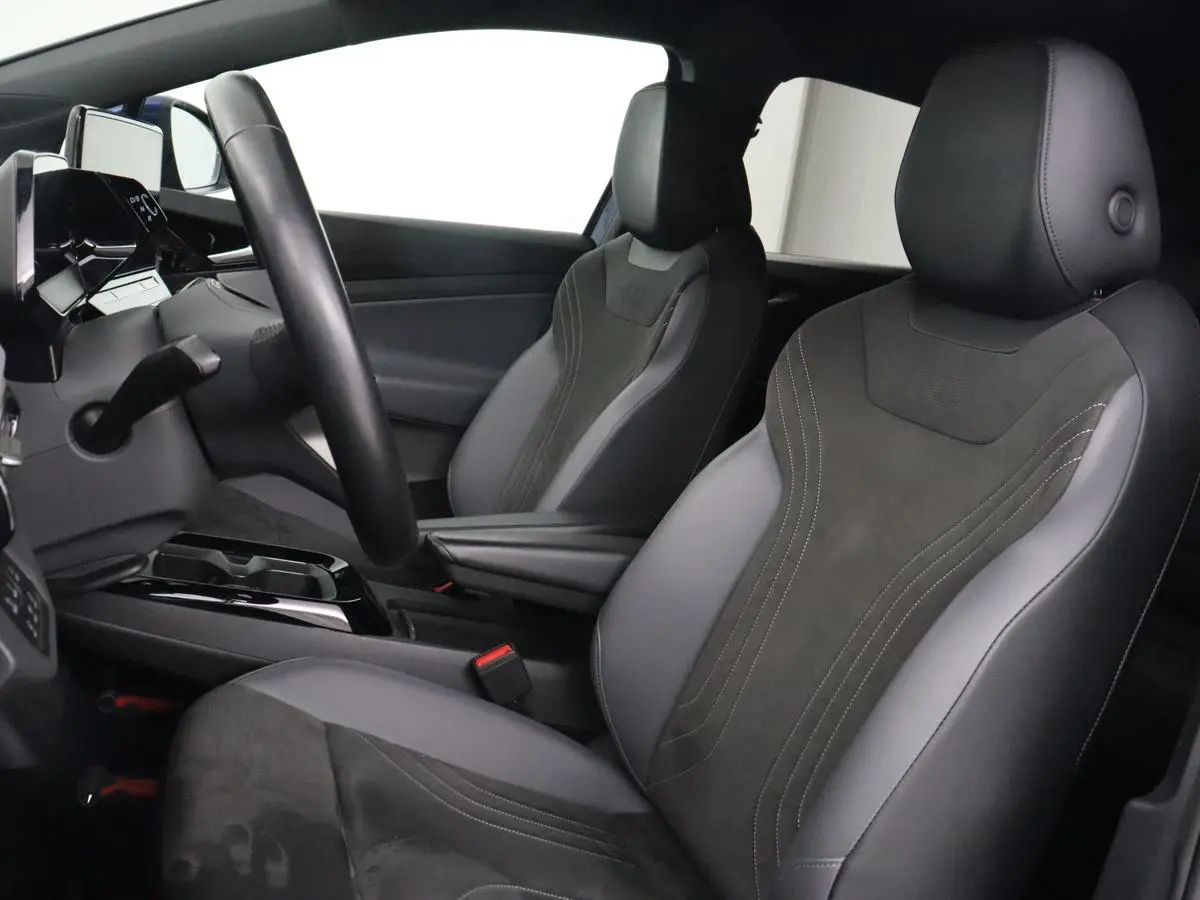 ID.5 Pro 77 kWh | Trekhaak | Stoelverwarming | Matrix LED | Camera | Carplay | Keyless | Stuurverwarming | Adaptive cruise | Navigatie | 20'' | Park Assist