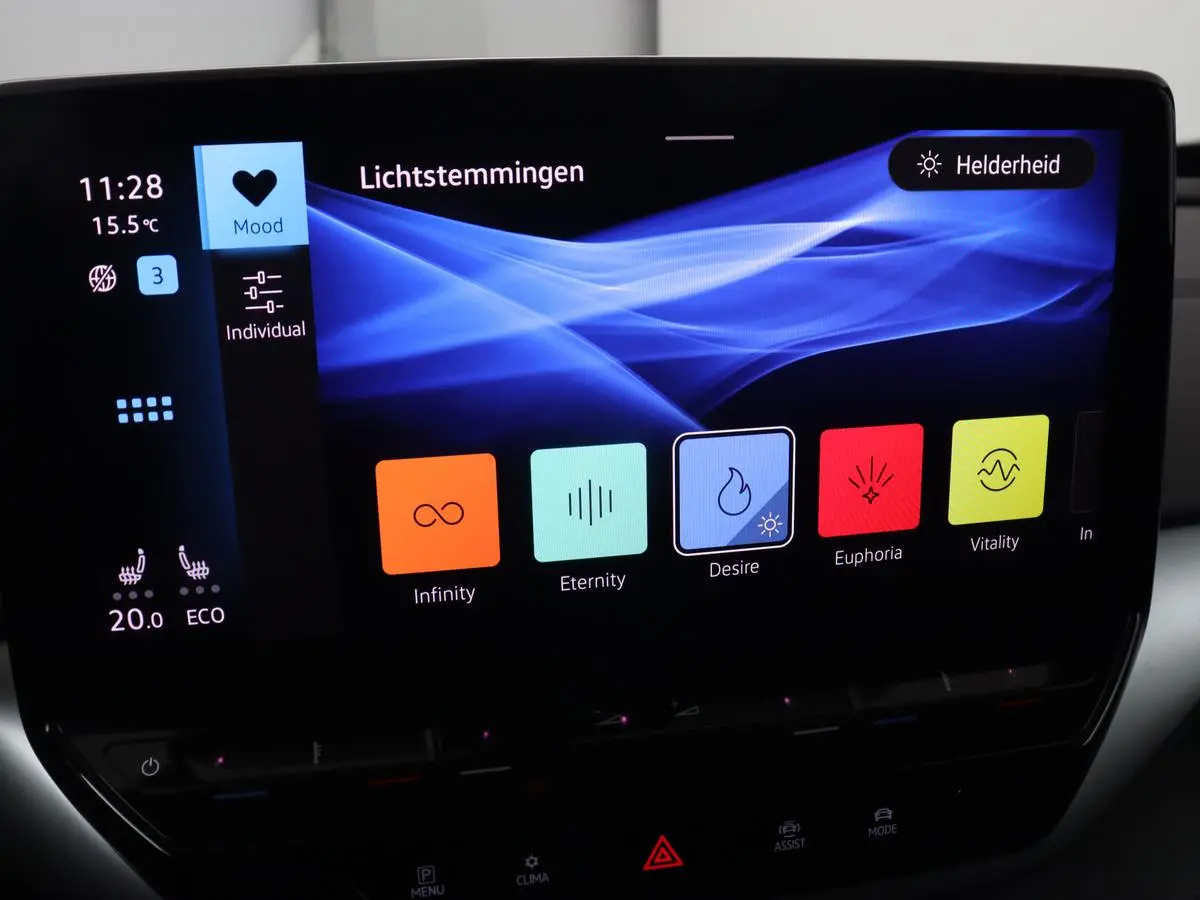 ID.5 Pro 77 kWh | Trekhaak | Stoelverwarming | Matrix LED | Camera | Carplay | Keyless | Stuurverwarming | Adaptive cruise | Navigatie | 20'' | Park Assist
