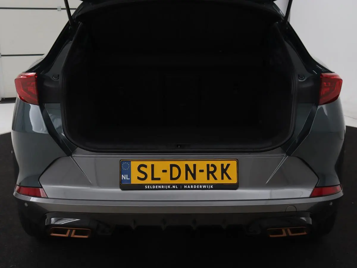 1.4 eHybrid VZ | 245pk | Stoelverwarming | Camera | Adaptive cruise | Sfeerverlichting | Navigatie | Keyless | 19'' | Stuurverwarming | Full LED | PHEV | Plug In