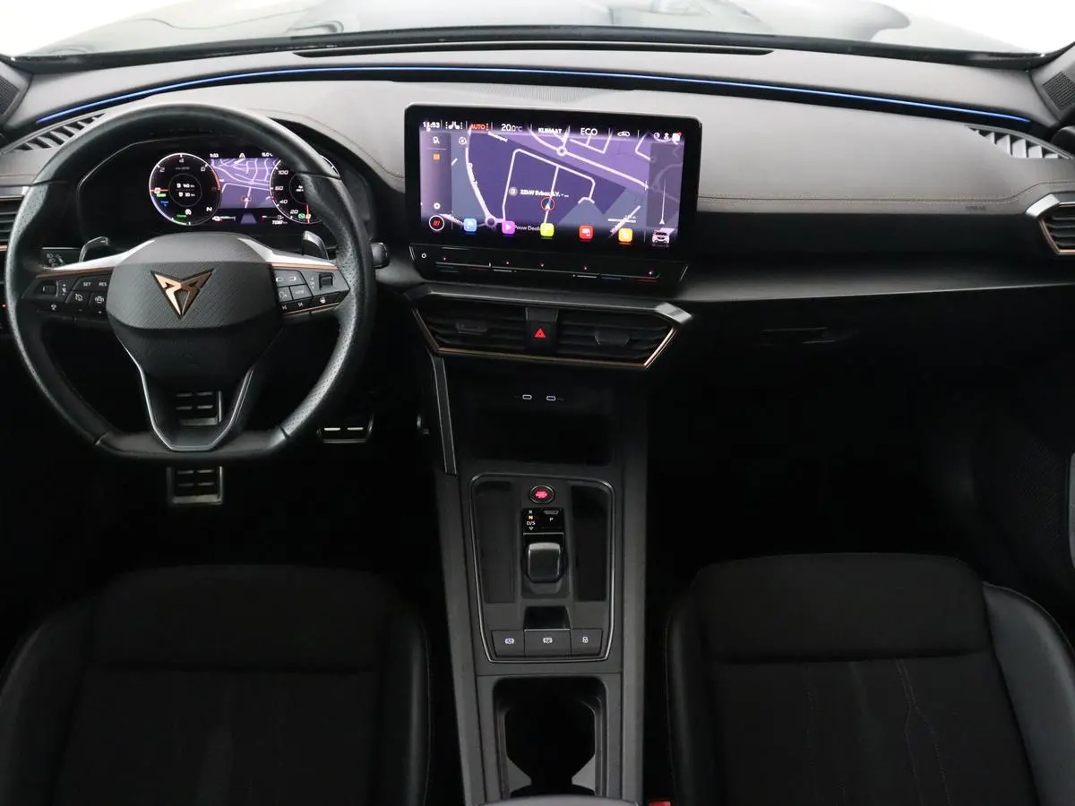 1.4 eHybrid VZ | 245pk | Stoelverwarming | Camera | Adaptive cruise | Sfeerverlichting | Navigatie | Keyless | 19'' | Stuurverwarming | Full LED | PHEV | Plug In
