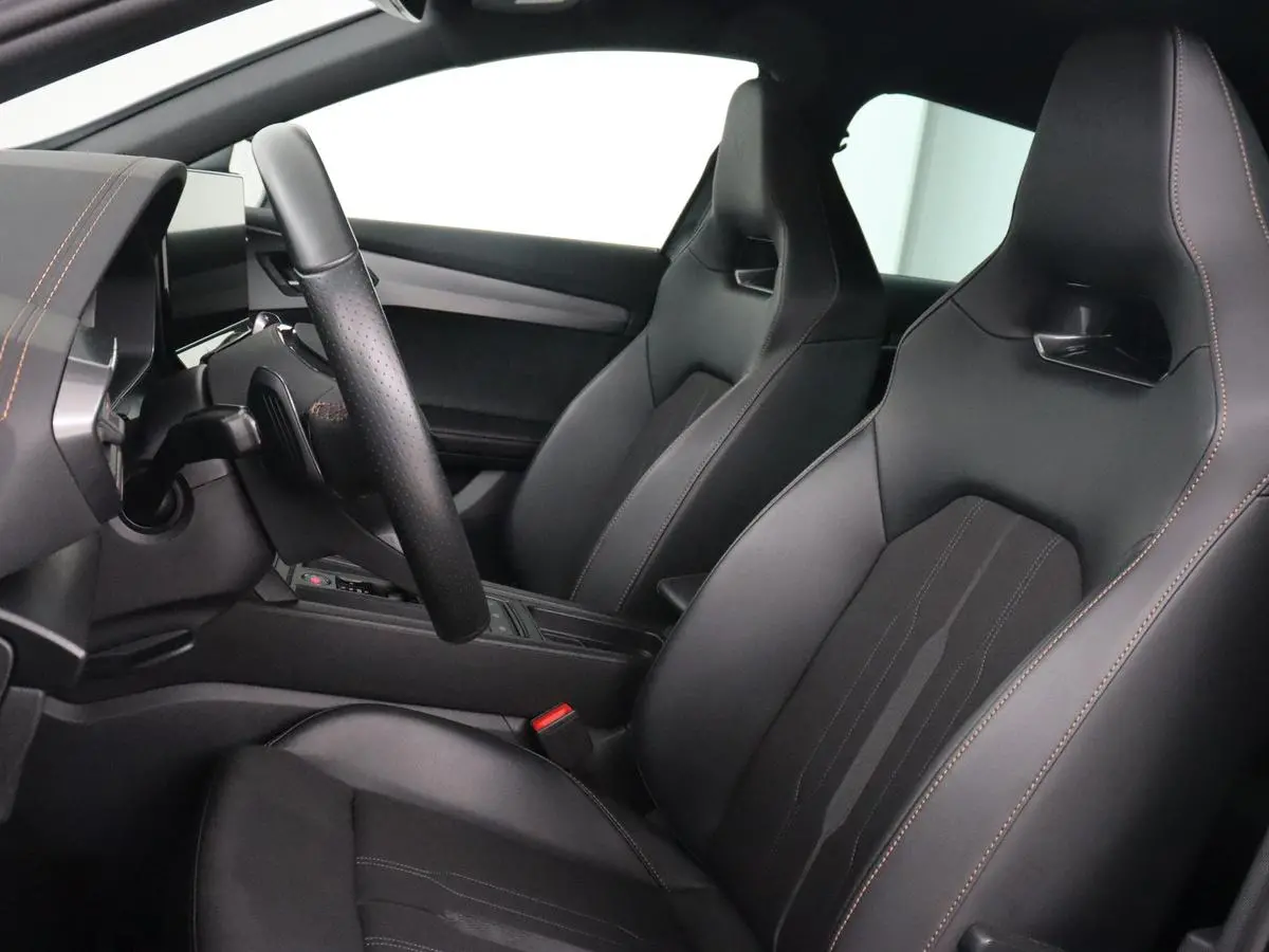 1.4 eHybrid VZ | 245pk | Stoelverwarming | Camera | Adaptive cruise | Sfeerverlichting | Navigatie | Keyless | 19'' | Stuurverwarming | Full LED | PHEV | Plug In