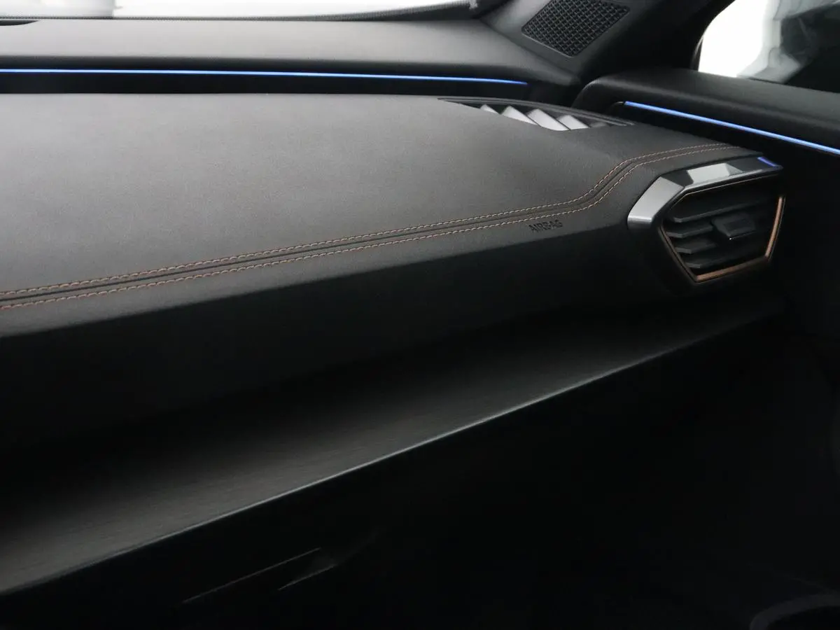 1.4 eHybrid VZ | 245pk | Stoelverwarming | Camera | Adaptive cruise | Sfeerverlichting | Navigatie | Keyless | 19'' | Stuurverwarming | Full LED | PHEV | Plug In
