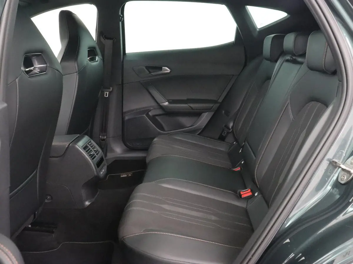 1.4 eHybrid VZ | 245pk | Stoelverwarming | Camera | Adaptive cruise | Sfeerverlichting | Navigatie | Keyless | 19'' | Stuurverwarming | Full LED | PHEV | Plug In