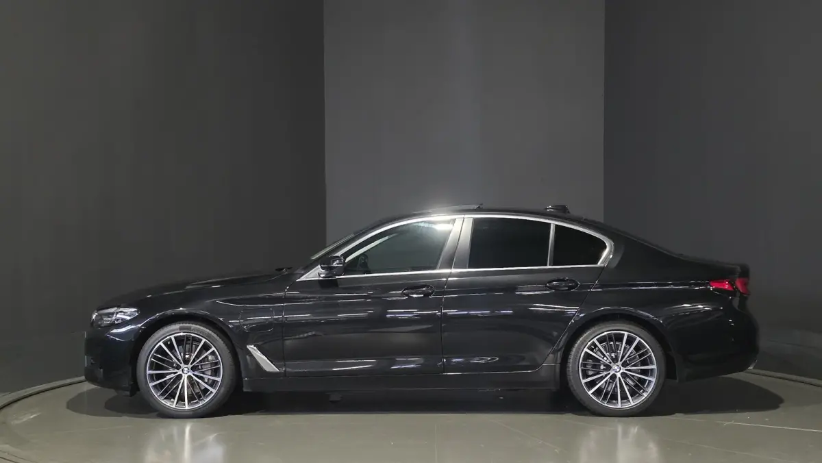 530e Executive | 360 Camera | Glazen schuif-/kanteldak | Facelift