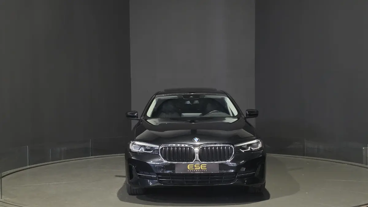 530e Executive | 360 Camera | Glazen schuif-/kanteldak | Facelift