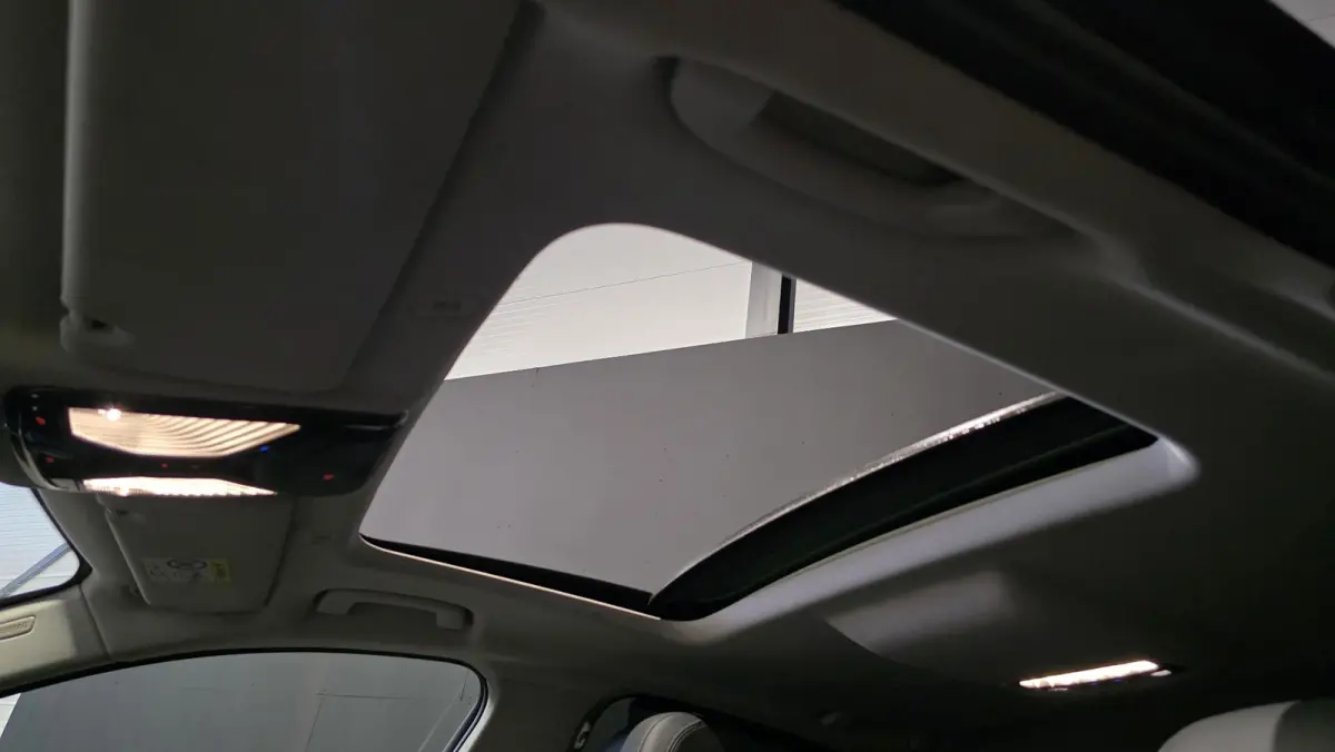 530e Executive | 360 Camera | Glazen schuif-/kanteldak | Facelift