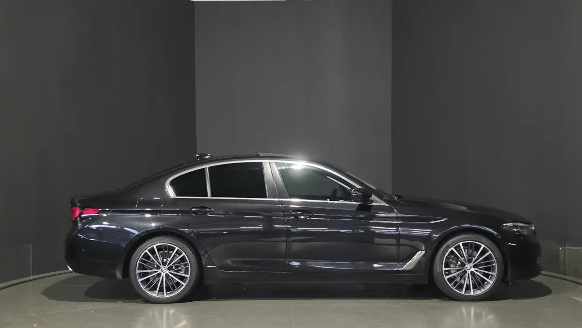 530e Executive | 360 Camera | Glazen schuif-/kanteldak | Facelift