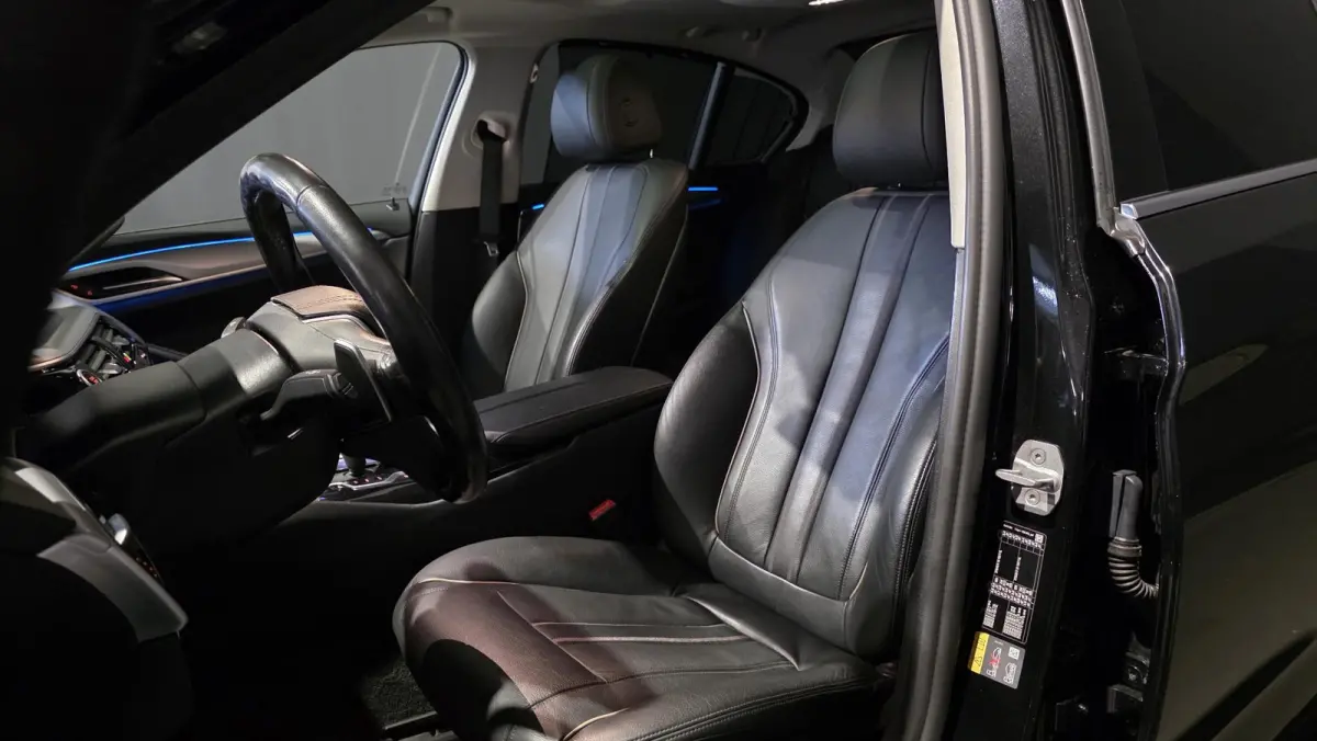 530e Executive | 360 Camera | Glazen schuif-/kanteldak | Facelift