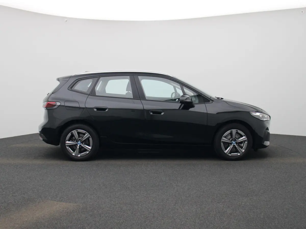 230e xDrive | AUTOMAAT | TREKHAAK | HEAD-UP DISPLAY | 360 CAMERA | NAVIGATIE | MEMORY STOELEN | STOELVERWARMING |