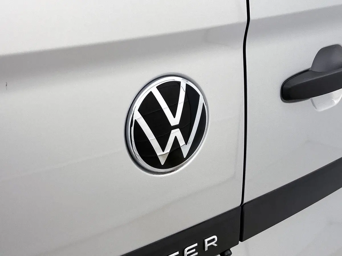 2.0 TDI L1H1 28 Life | BPM VRIJ | 70 Liter tank | Apple carplay / Andriod carplay | Handgeschakeld | Trekhaak |