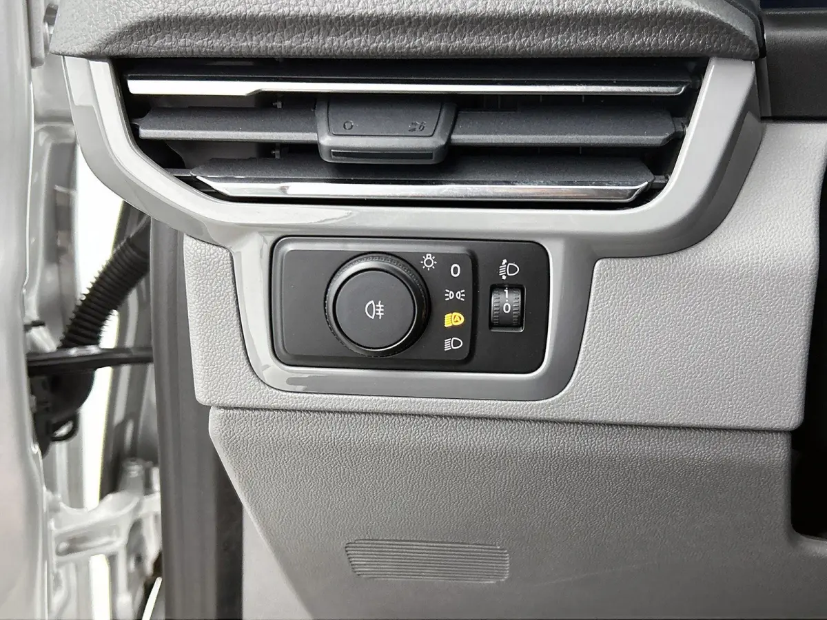 2.0 TDI L1H1 28 Life | BPM VRIJ | 70 Liter tank | Apple carplay / Andriod carplay | Handgeschakeld | Trekhaak |