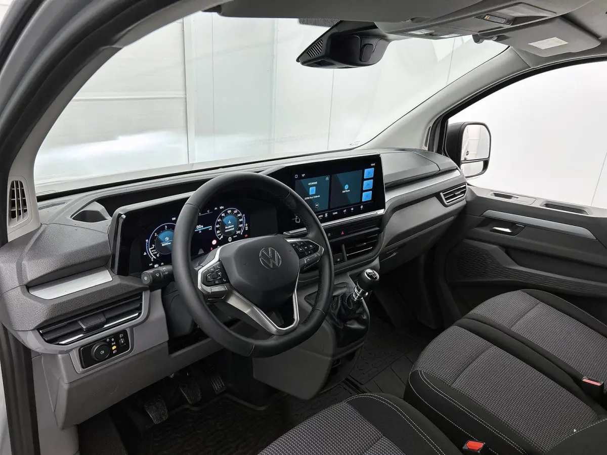 2.0 TDI L1H1 28 Life | BPM VRIJ | 70 Liter tank | Apple carplay / Andriod carplay | Handgeschakeld | Trekhaak |