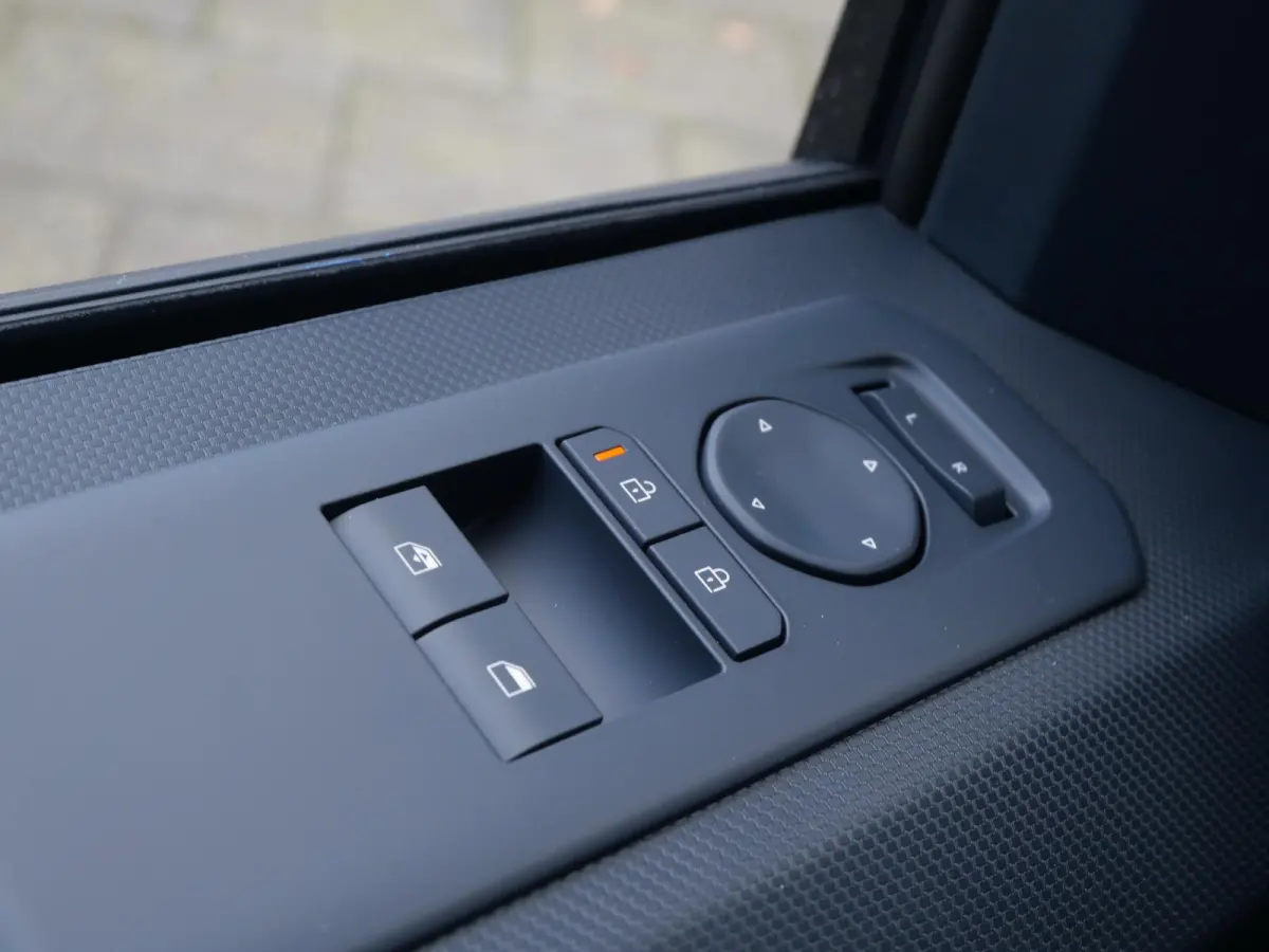Plus 71.2 kWh | Cruise | Clima | Navi | carplay | Keyless | Stoel-stuurverwarming |