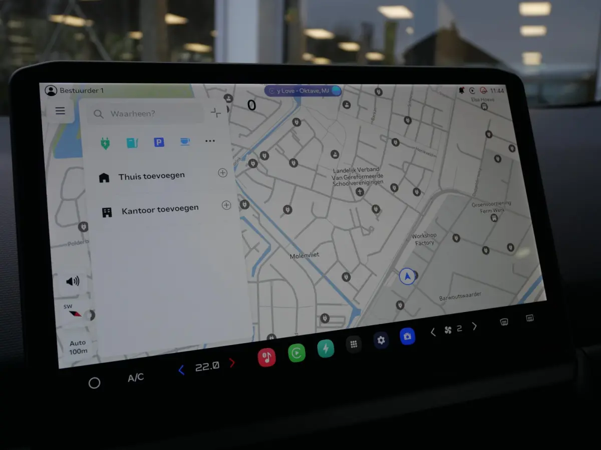 Plus 71.2 kWh | Cruise | Clima | Navi | carplay | Keyless | Stoel-stuurverwarming |