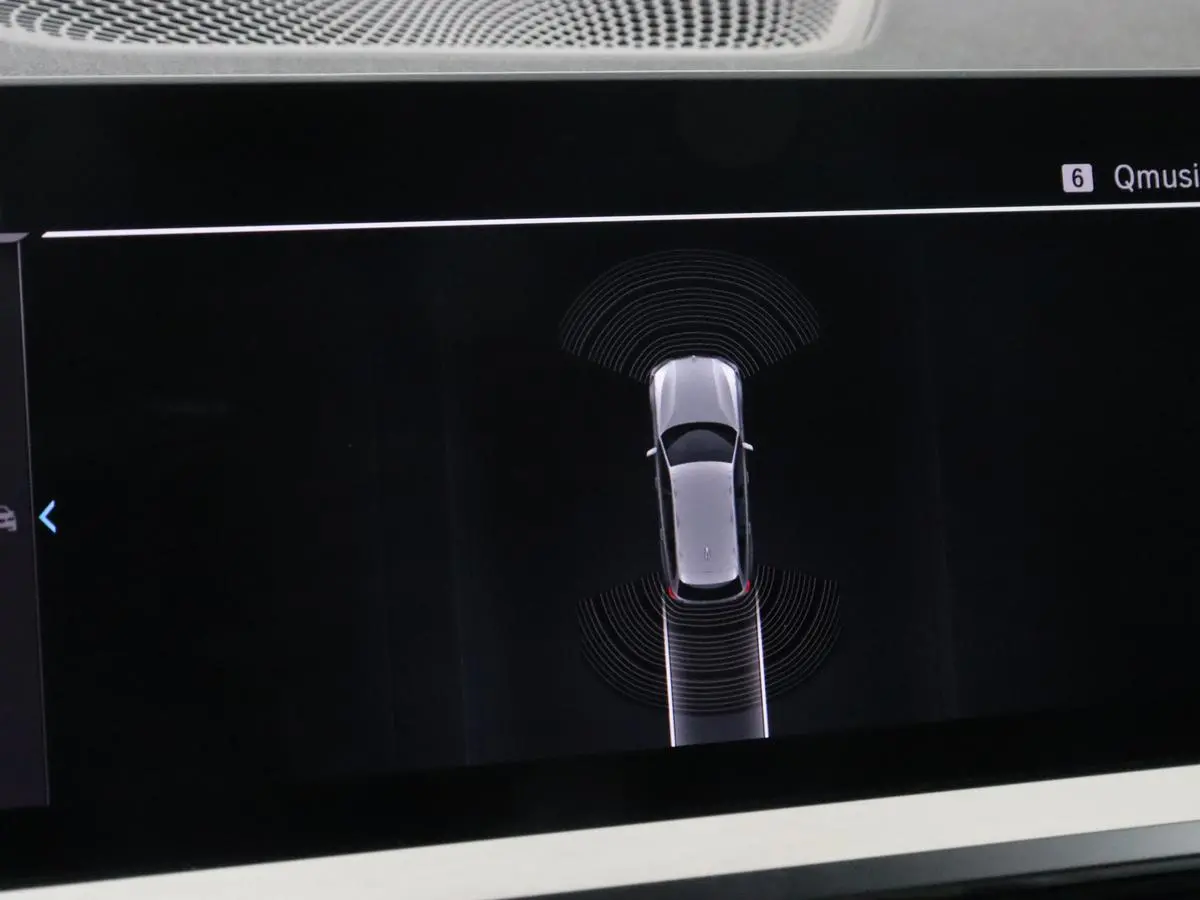 330e M Sport | Leder | Stoelverwarming | Carplay | Sportstoelen | Laserlicht | Live Cockpit | Sfeerverlichting | Navigatie | Parkeerhulp | Climate control | Bluetooth | Cruise control
