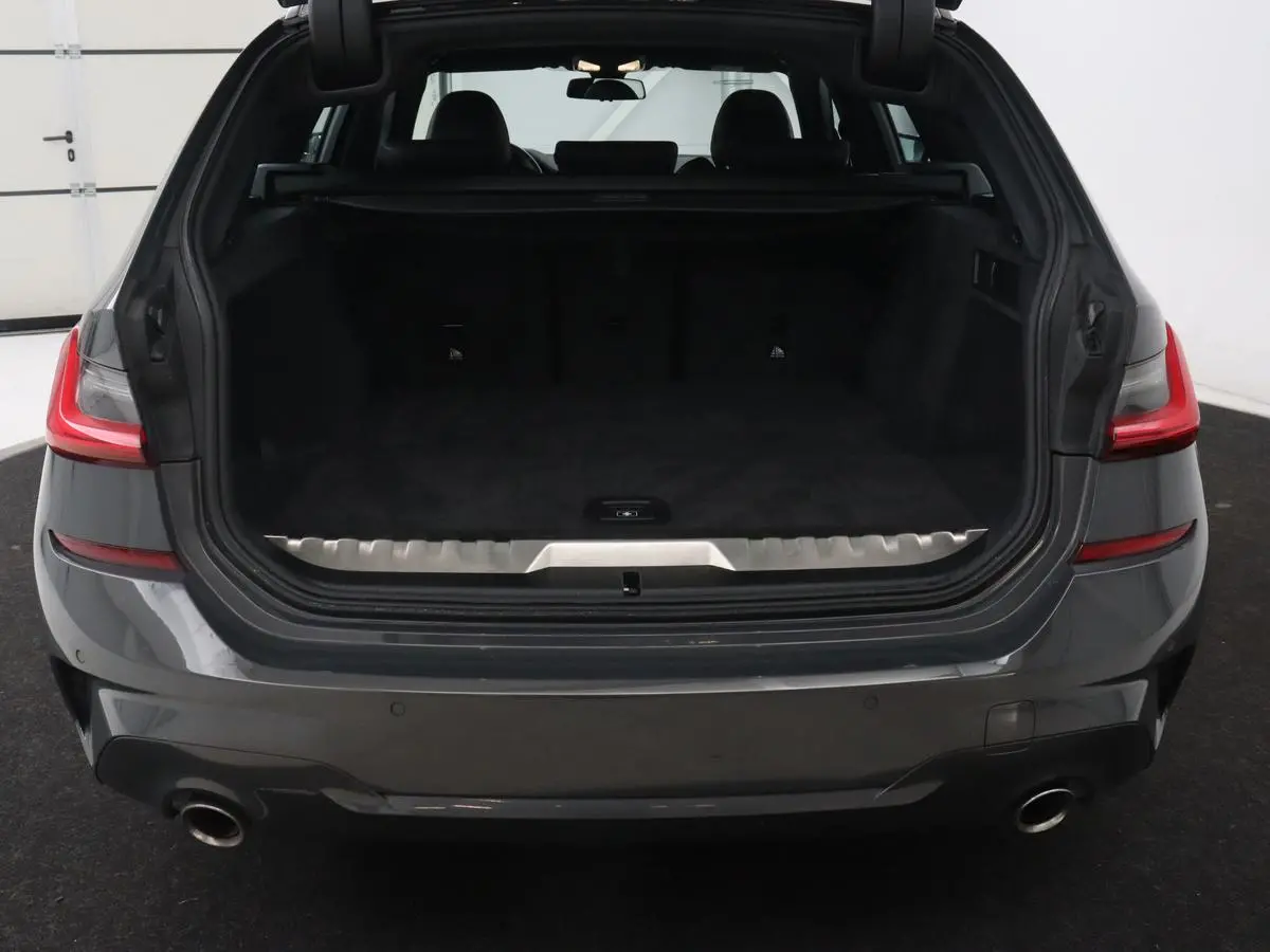 330e M Sport | Leder | Stoelverwarming | Carplay | Sportstoelen | Laserlicht | Live Cockpit | Sfeerverlichting | Navigatie | Parkeerhulp | Climate control | Bluetooth | Cruise control