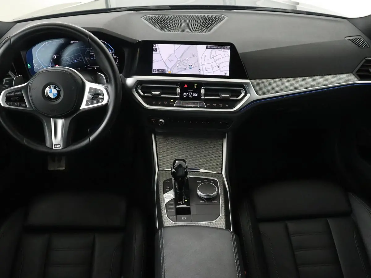 330e M Sport | Leder | Stoelverwarming | Carplay | Sportstoelen | Laserlicht | Live Cockpit | Sfeerverlichting | Navigatie | Parkeerhulp | Climate control | Bluetooth | Cruise control