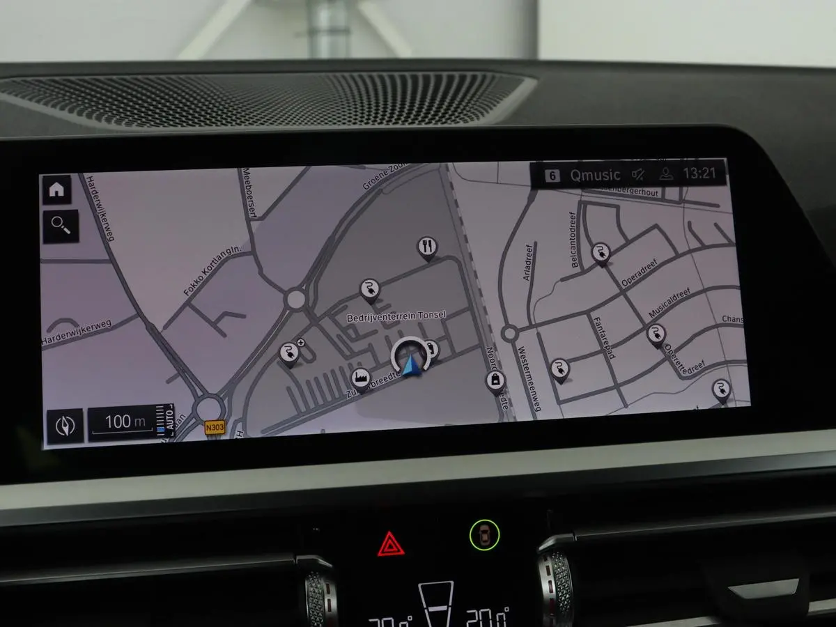330e M Sport | Leder | Stoelverwarming | Carplay | Sportstoelen | Laserlicht | Live Cockpit | Sfeerverlichting | Navigatie | Parkeerhulp | Climate control | Bluetooth | Cruise control