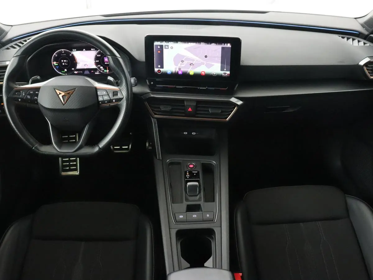 1.4 eHybrid VZ | 245pk | Panoramadak | Stoelverwarming | Camera | Carplay | Adaptive cruise | Keyless | Navigatie | 19'' | Sportstoelen | Full LED | PHEV | Plug In