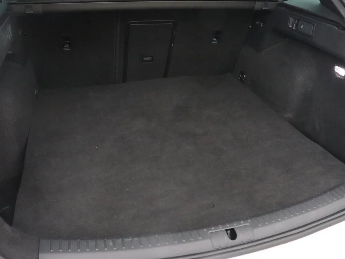 1.4 eHybrid VZ | 245pk | Panoramadak | Stoelverwarming | Camera | Carplay | Adaptive cruise | Keyless | Navigatie | 19'' | Sportstoelen | Full LED | PHEV | Plug In