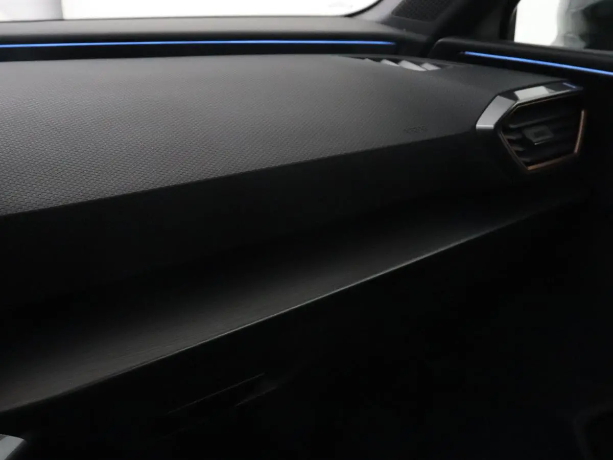 1.4 eHybrid VZ | 245pk | Panoramadak | Stoelverwarming | Camera | Carplay | Adaptive cruise | Keyless | Navigatie | 19'' | Sportstoelen | Full LED | PHEV | Plug In