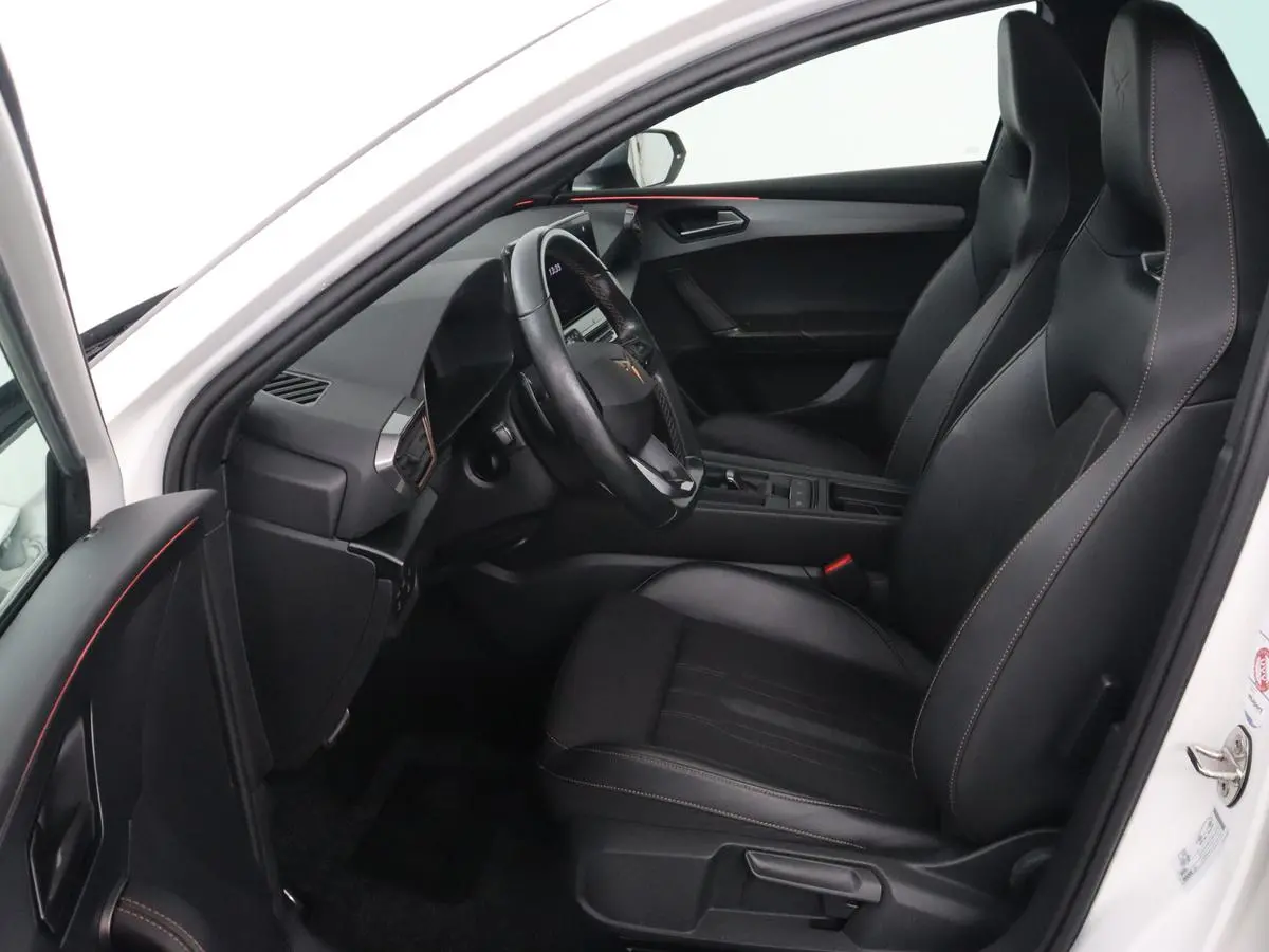 1.4 eHybrid VZ | 245pk | Panoramadak | Stoelverwarming | Camera | Carplay | Adaptive cruise | Keyless | Navigatie | 19'' | Sportstoelen | Full LED | PHEV | Plug In