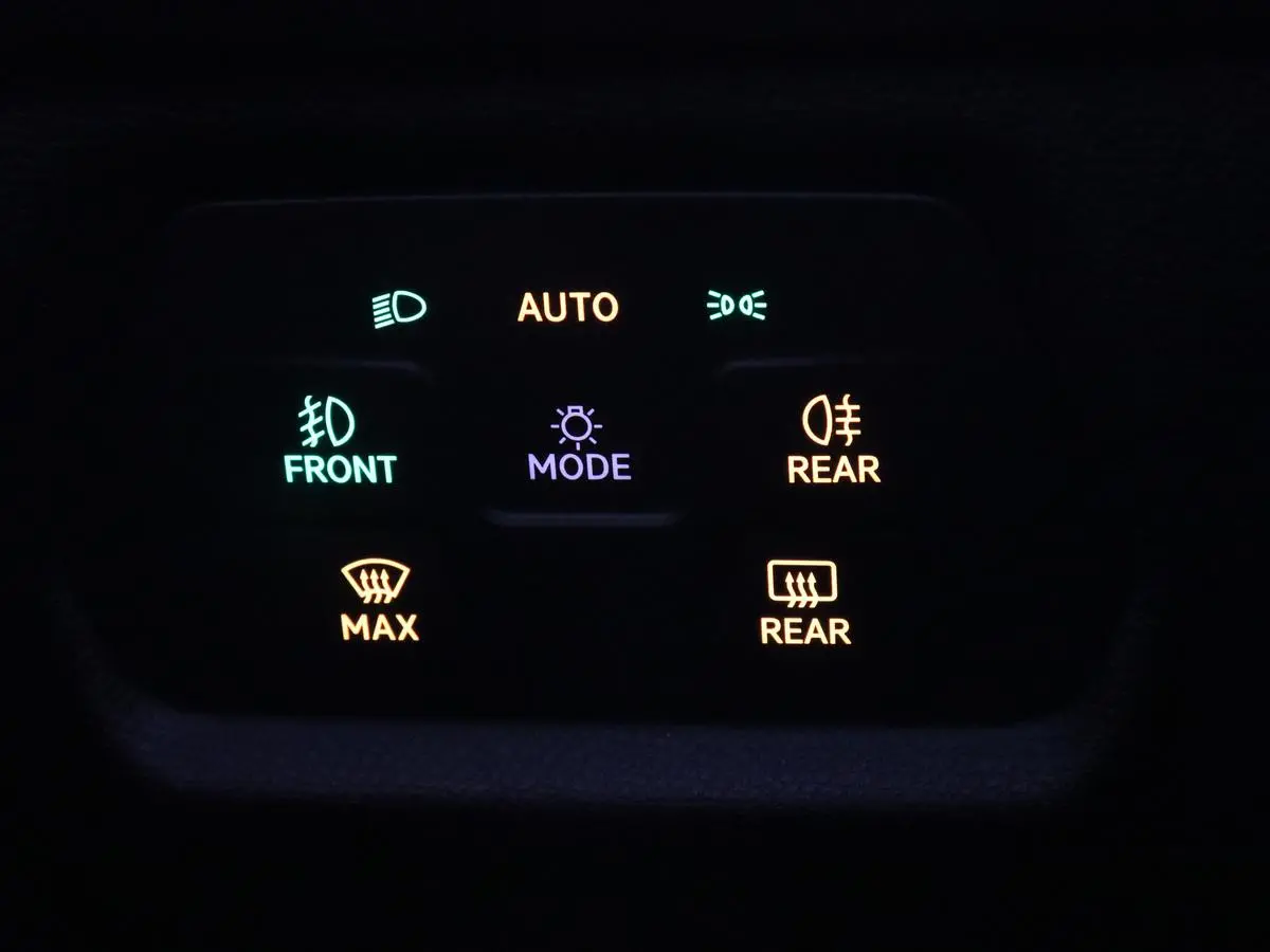 1.4 eHybrid VZ | 245pk | Panoramadak | Stoelverwarming | Camera | Carplay | Adaptive cruise | Keyless | Navigatie | 19'' | Sportstoelen | Full LED | PHEV | Plug In