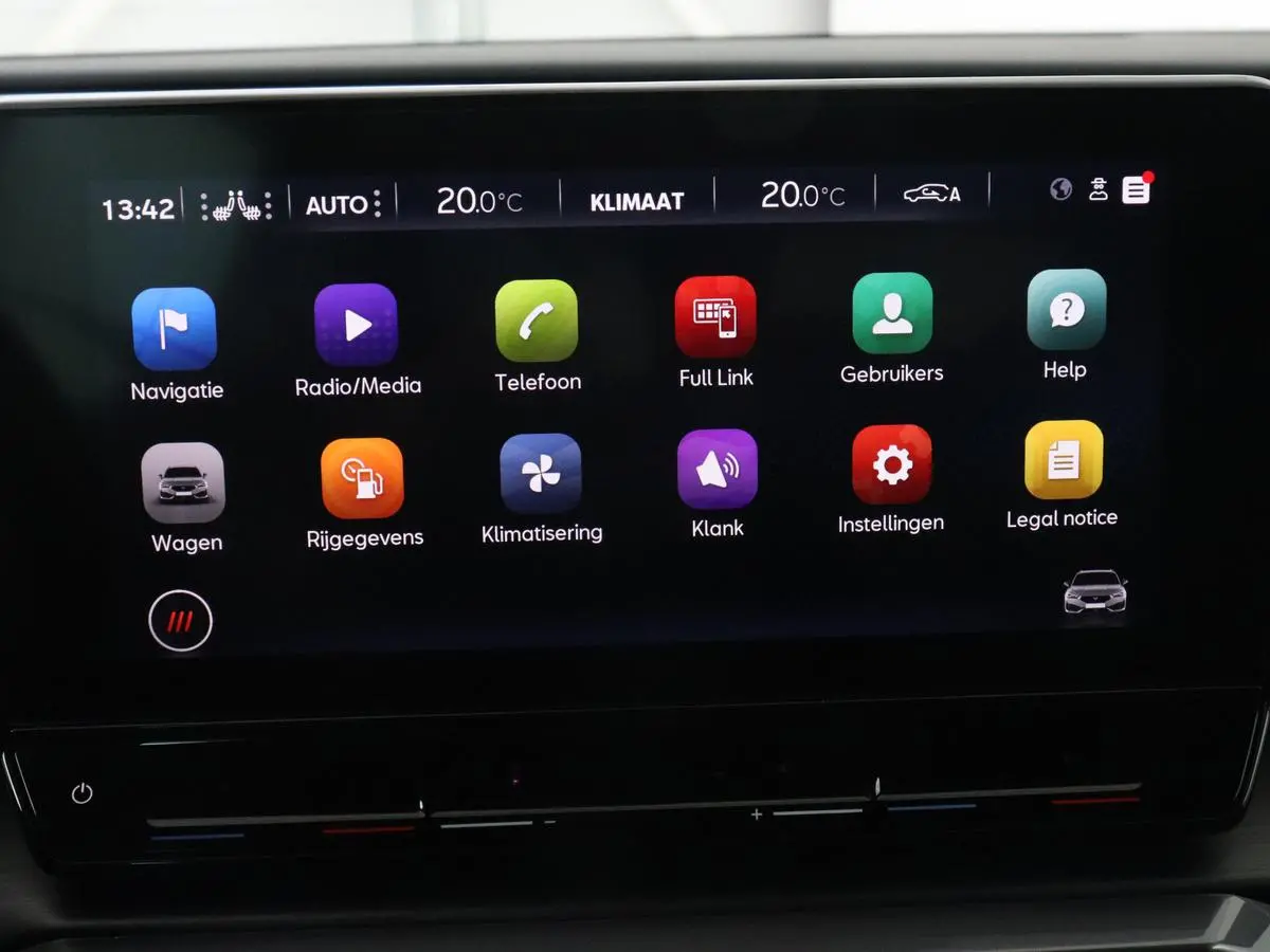 1.4 eHybrid VZ | 245pk | Panoramadak | Stoelverwarming | Camera | Carplay | Adaptive cruise | Keyless | Navigatie | 19'' | Sportstoelen | Full LED | PHEV | Plug In