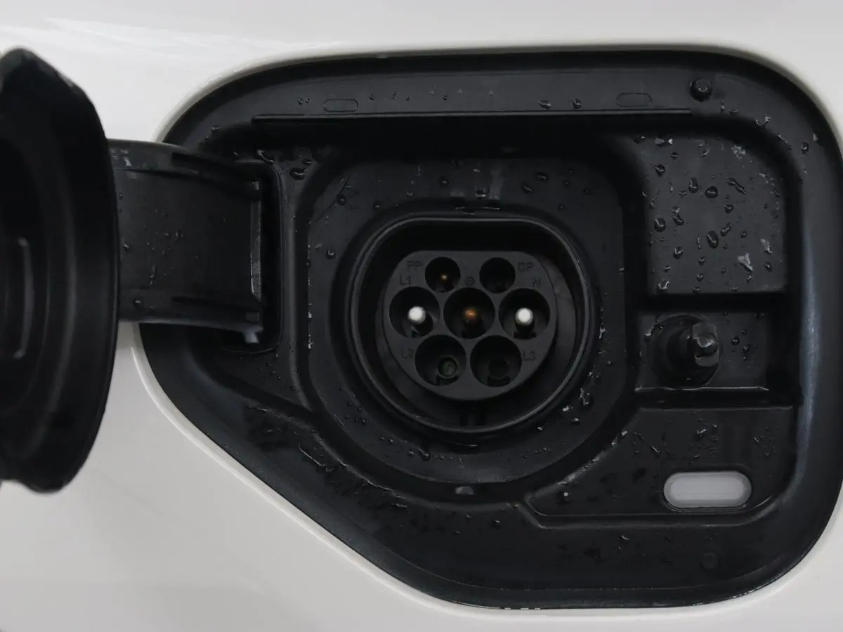 1.4 eHybrid VZ | 245pk | Panoramadak | Stoelverwarming | Camera | Carplay | Adaptive cruise | Keyless | Navigatie | 19'' | Sportstoelen | Full LED | PHEV | Plug In