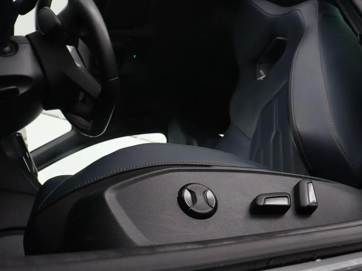 1.4 eHybrid VZ | 245pk | Trekhaak | Leder | Stoelverwarming | Camera | Carplay | Adaptive cruise | Memory | Keyless | 19'' | Full LED | Sportstoelen | PHEV | Plug In